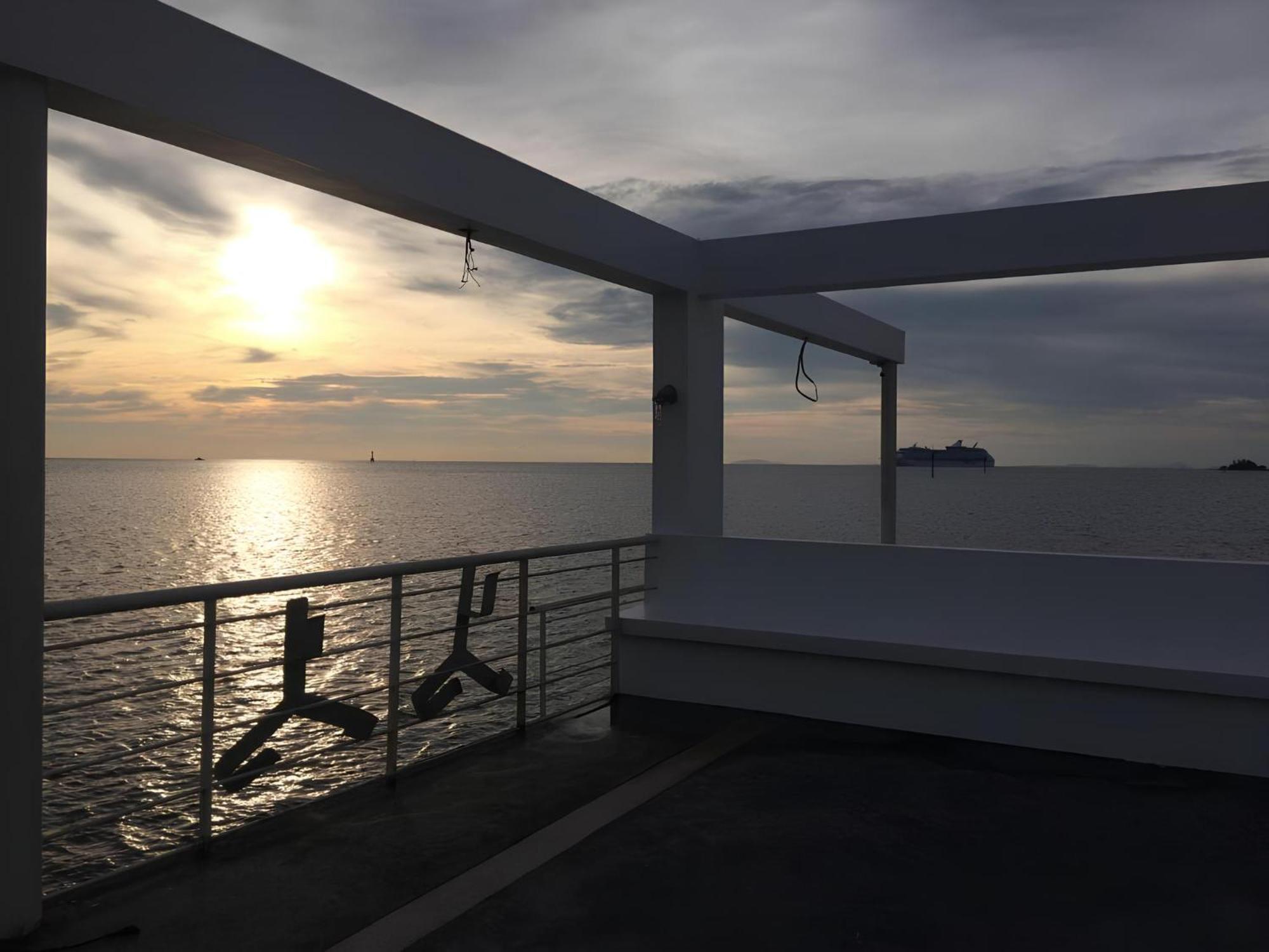 Doulos Phos The Ship Hotel Lagoi Exterior foto